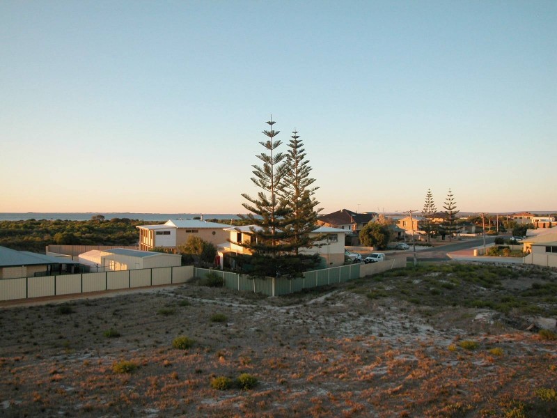 12 PINETREE CIRCUIT, Jurien Bay WA 6516