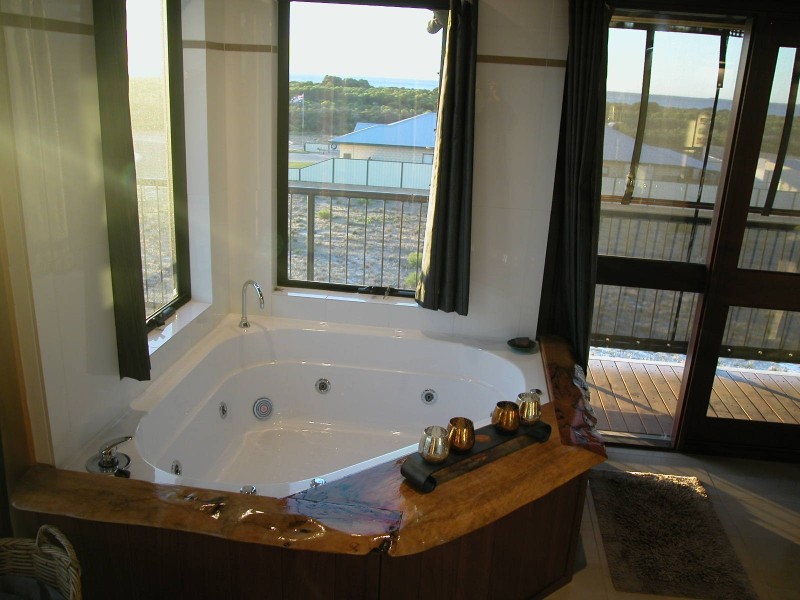 12 PINETREE CIRCUIT, Jurien Bay WA 6516