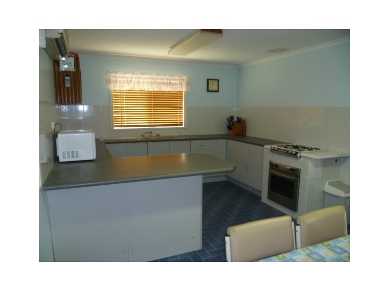 17 Rowlands Rd, Green Head WA 6514