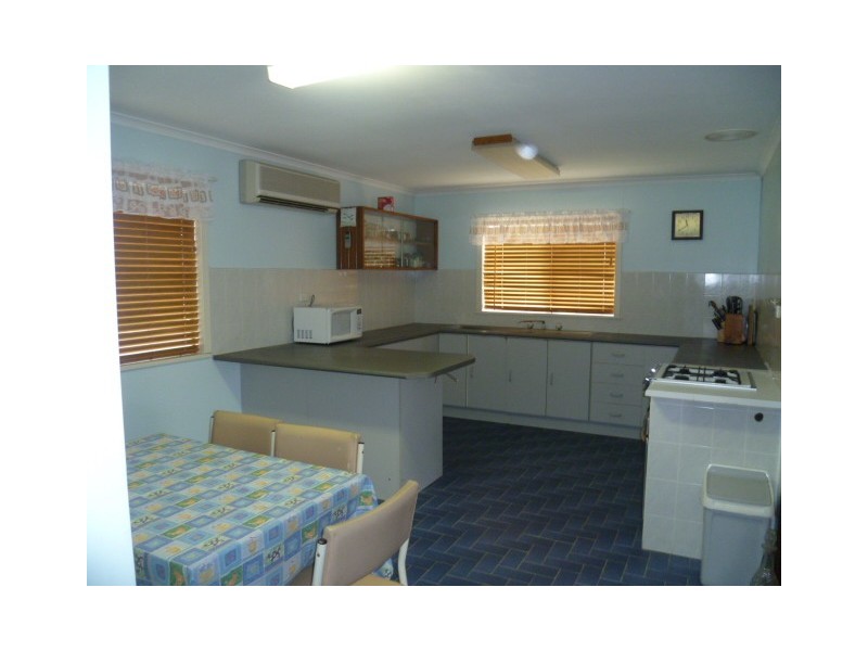 17 Rowlands Rd, Green Head WA 6514