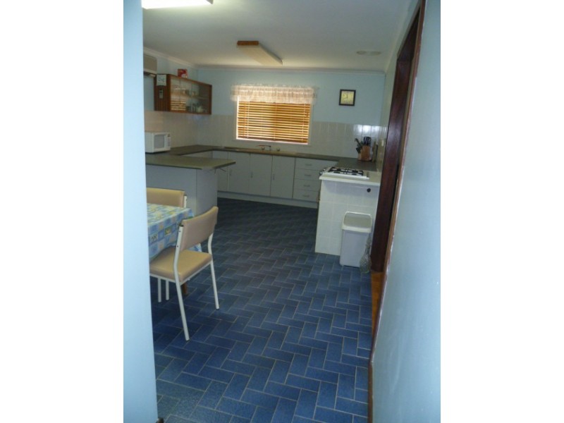 17 Rowlands Rd, Green Head WA 6514