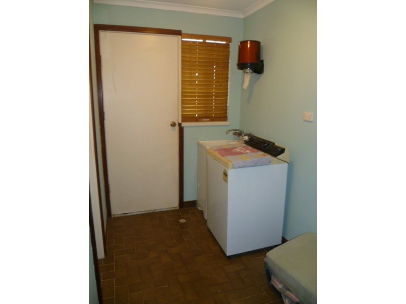 17 Rowlands Rd, Green Head WA 6514