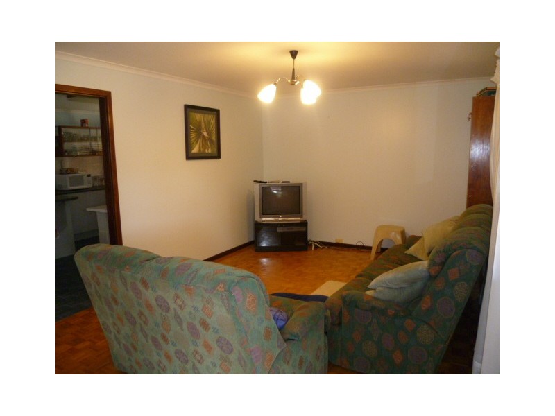 17 Rowlands Rd, Green Head WA 6514