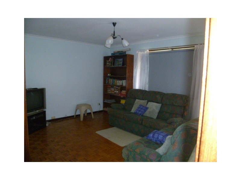 17 Rowlands Rd, Green Head WA 6514