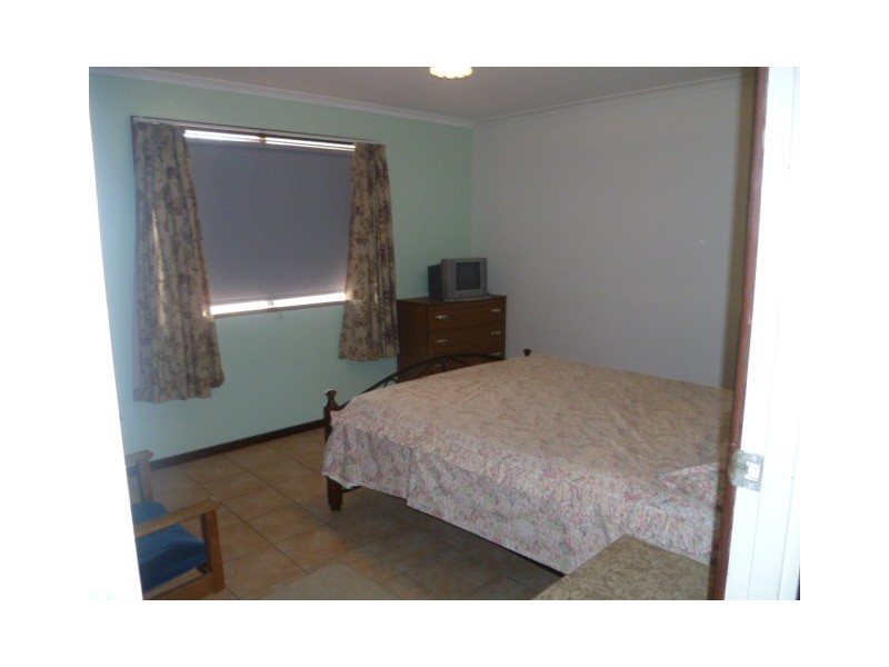 17 Rowlands Rd, Green Head WA 6514