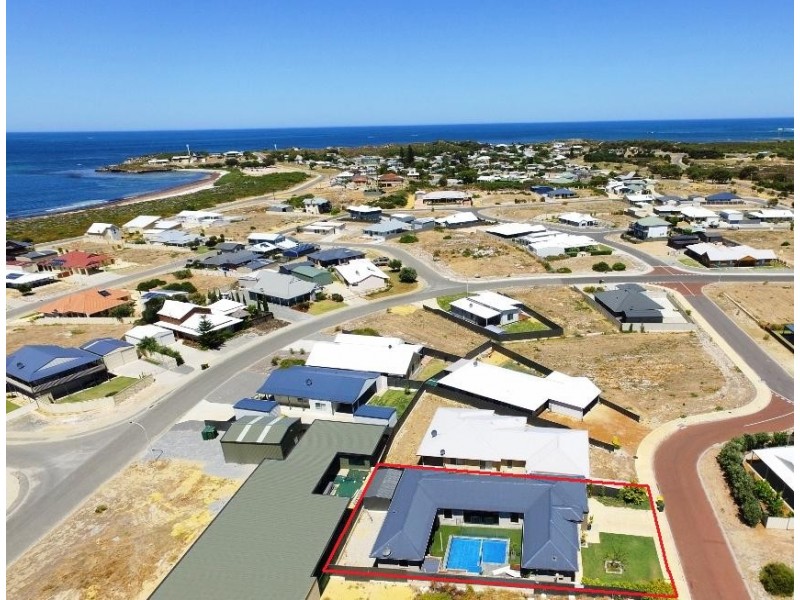 3 Pethick Loop, Green Head WA 6514