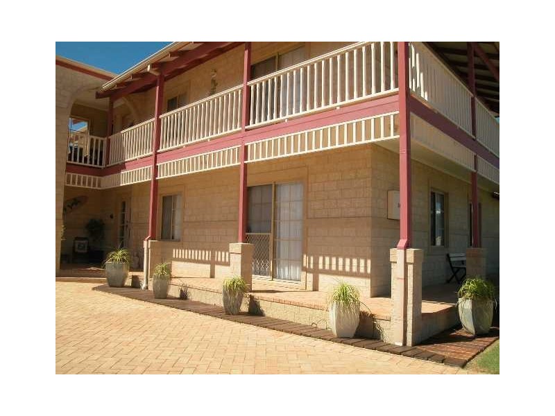 18 CASUARINA CRESCENT, Jurien Bay WA 6516