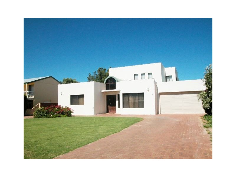 19 SHINGLE AVENUE, Jurien Bay WA 6516