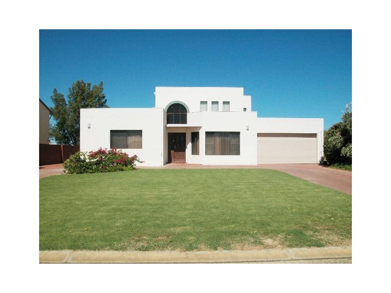 19 SHINGLE AVENUE, Jurien Bay WA 6516