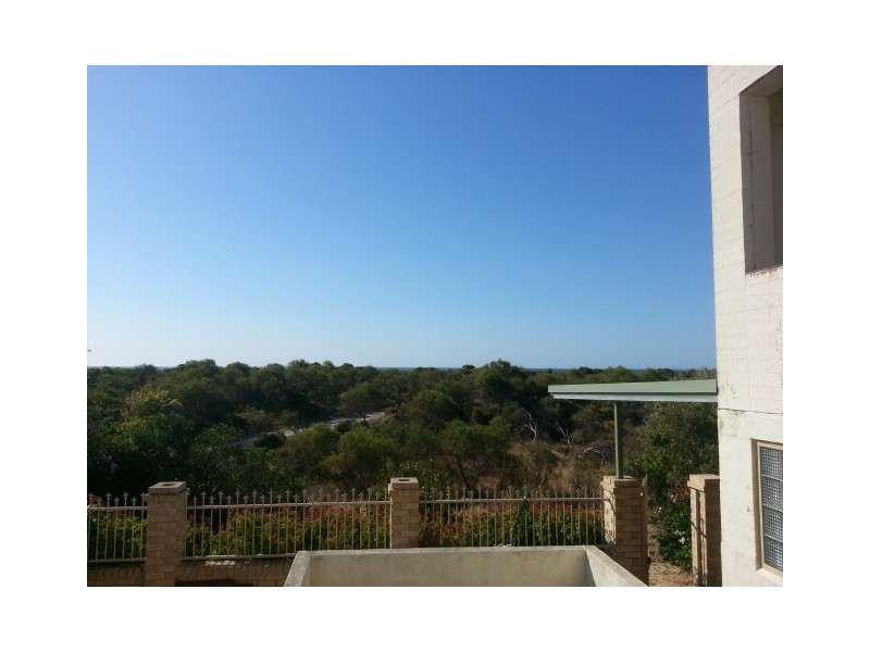 19 SHINGLE AVENUE, Jurien Bay WA 6516