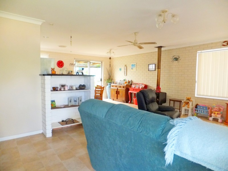 1/25 Bower Street, Jurien Bay WA 6516