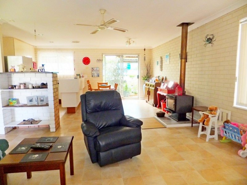 1/25 Bower Street, Jurien Bay WA 6516