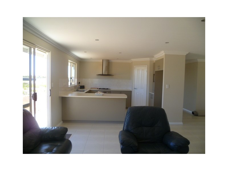 7 Pethick Loop, Green Head WA 6514