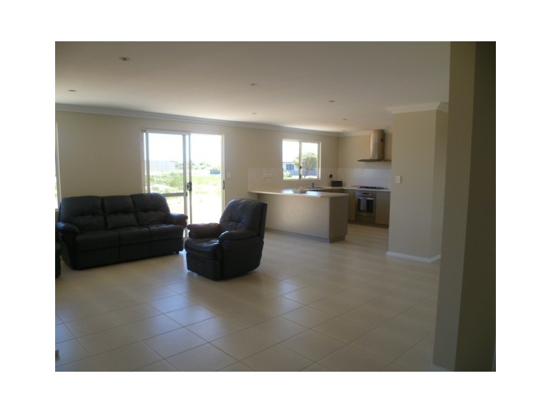 7 Pethick Loop, Green Head WA 6514