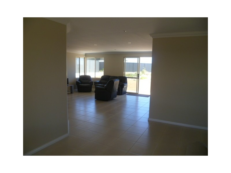 7 Pethick Loop, Green Head WA 6514