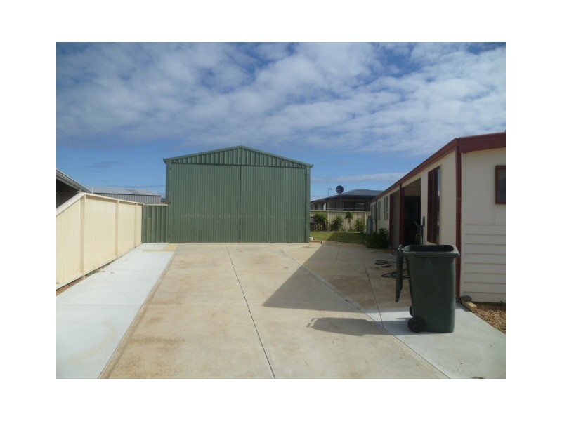 18 Glover Crescent, Green Head WA 6514