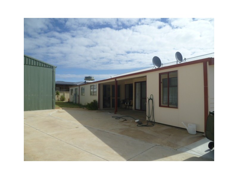 18 Glover Crescent, Green Head WA 6514