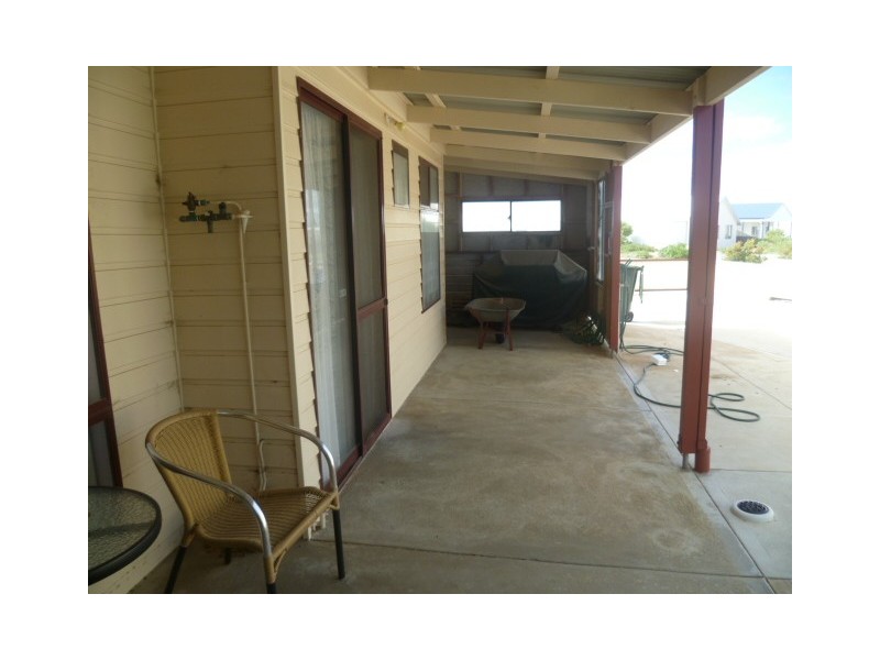 18 Glover Crescent, Green Head WA 6514