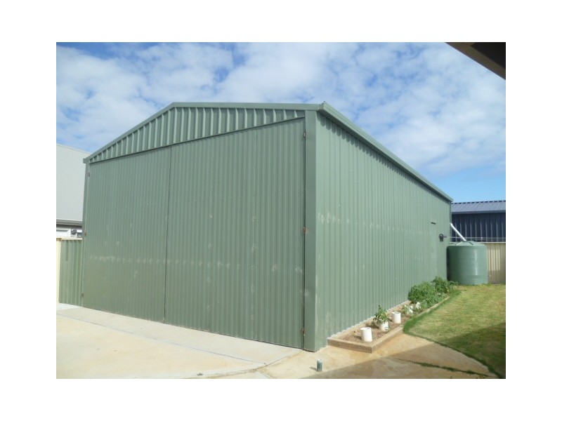 18 Glover Crescent, Green Head WA 6514