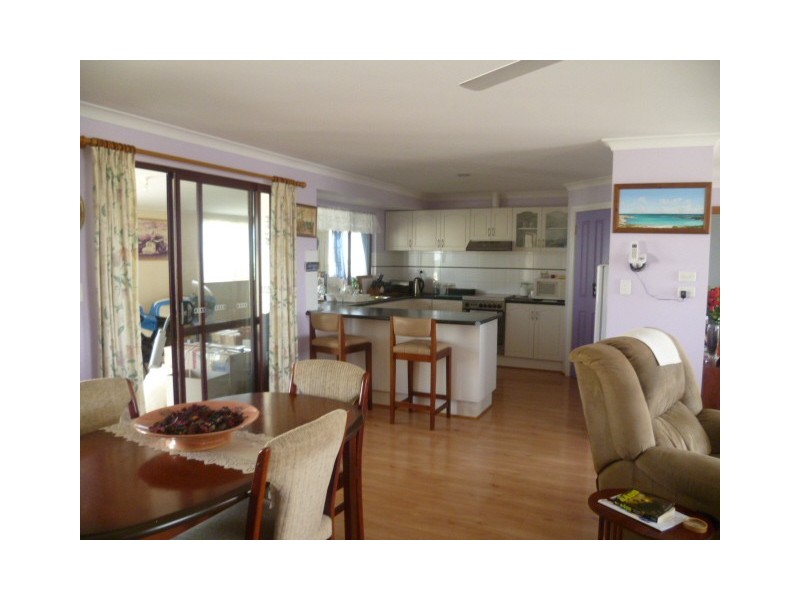 18 Glover Crescent, Green Head WA 6514