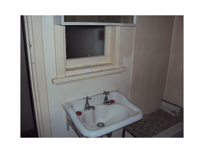 11 LINDSAY STREET, Jurien Bay WA 6516