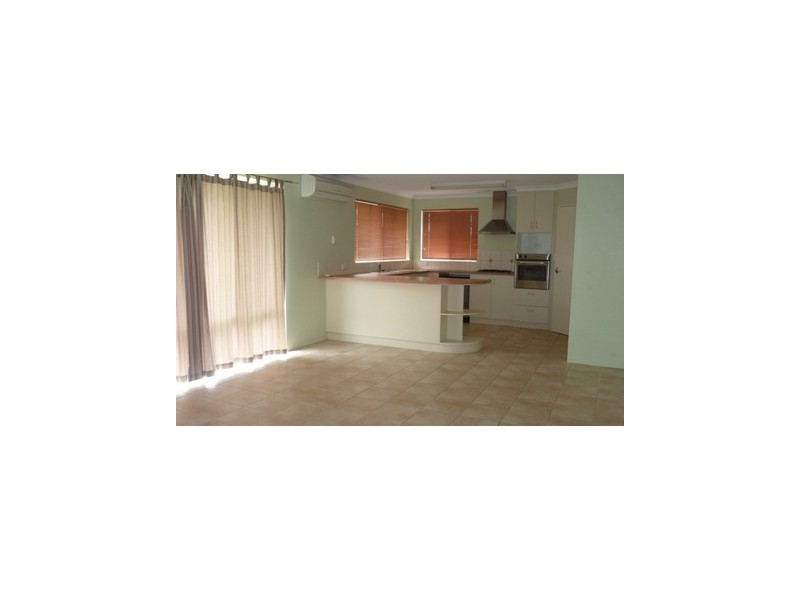 8 MALLEE CLOSE, Jurien Bay WA 6516