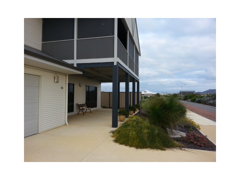 25 ADRIANA PARADE, Jurien Bay WA 6516