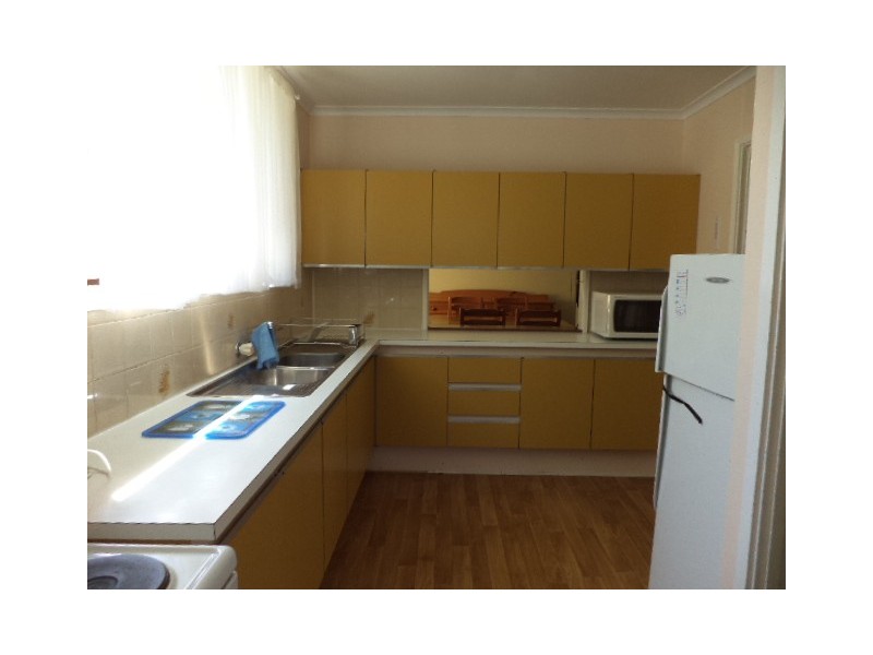 4 WHITFIELD ROAD, Jurien Bay WA 6516