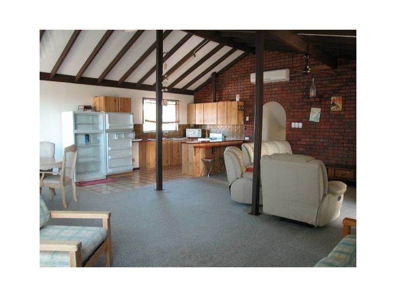 11 BLUEWATER DRIVE, Jurien Bay WA 6516