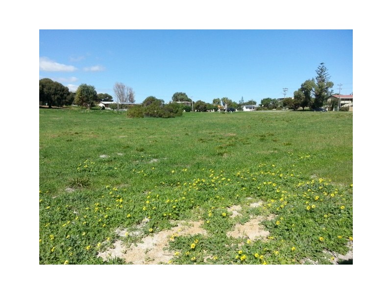 2 WESTON STREET     ., Cervantes WA 6511