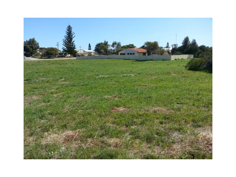 2 WESTON STREET     ., Cervantes WA 6511