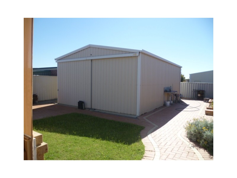 18 Heales Way, Green Head WA 6514