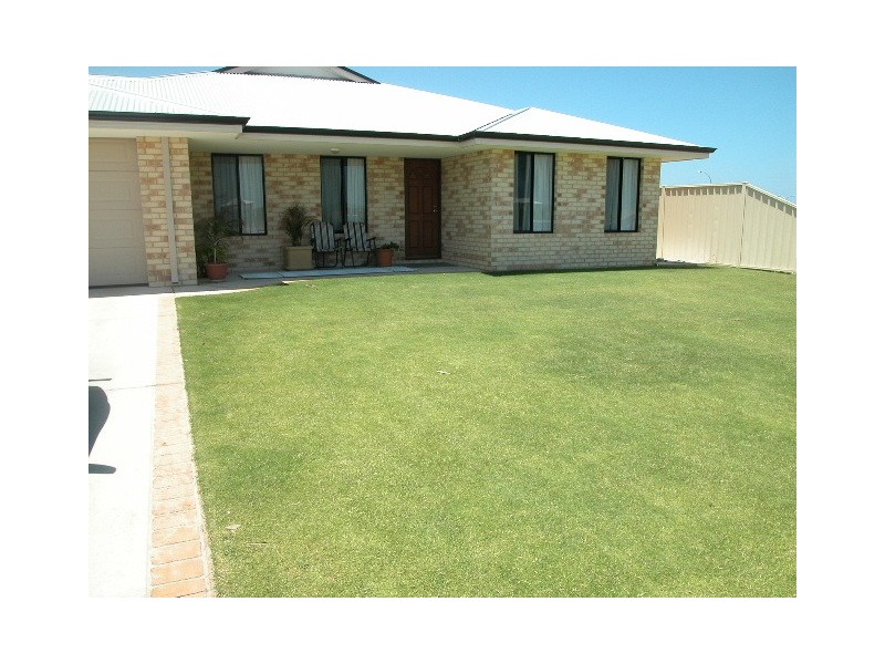 73 LESUEUR DRIVE, Jurien Bay WA 6516