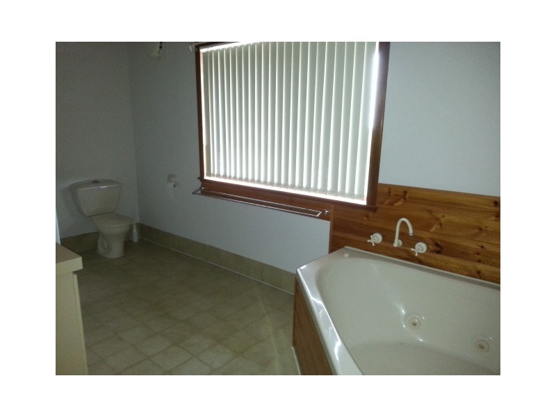 5 TUART STREET, Leeman WA 6514