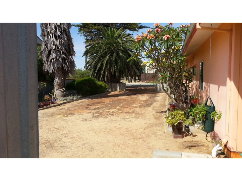 3 SHINGLE AVENUE, Jurien Bay WA 6516