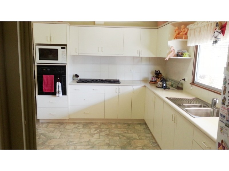 3 SHINGLE AVENUE, Jurien Bay WA 6516