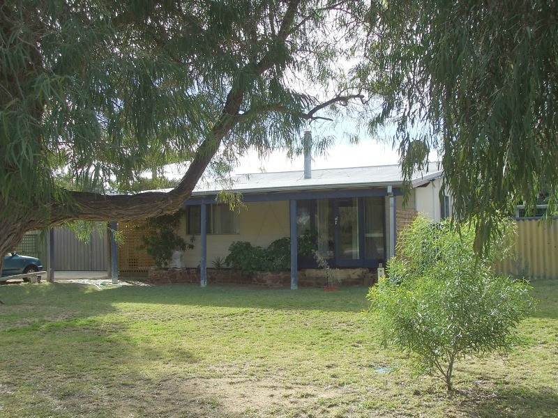 27 SANDLAND STREET, Jurien Bay WA 6516