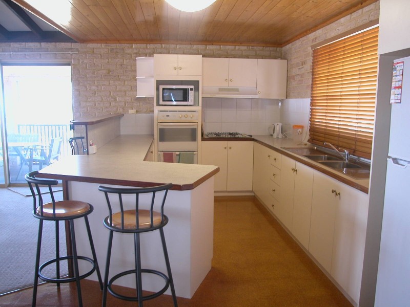 27B COUBROUGH PLACE, Jurien Bay WA 6516