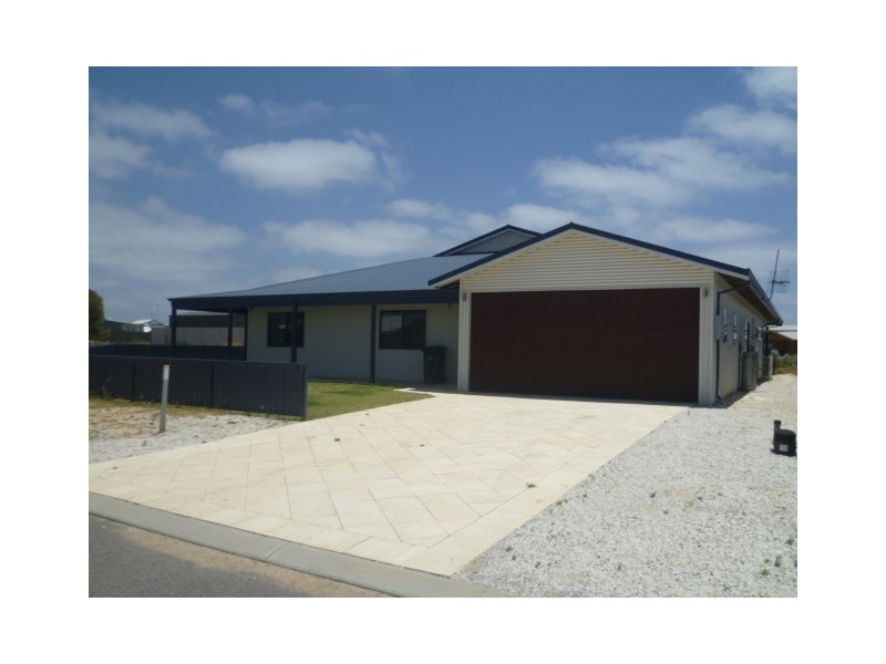 13 Pethick Loop, Green Head WA 6514