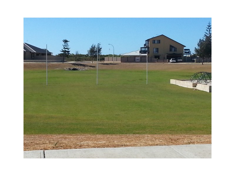 71 LESUEUR DRIVE, Jurien Bay WA 6516