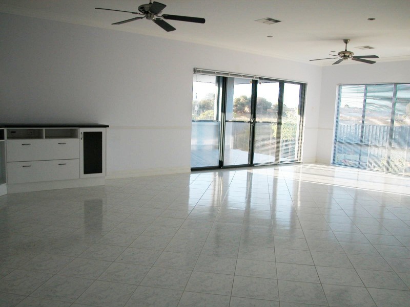 4 PROTON PLACE, Jurien Bay WA 6516