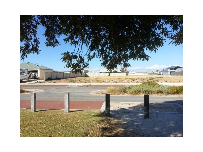 7 (LOT 444) BETTONG AVENUE, Jurien Bay WA 6516