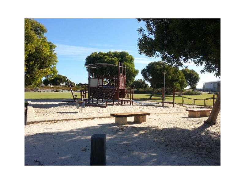 7 (LOT 444) BETTONG AVENUE, Jurien Bay WA 6516