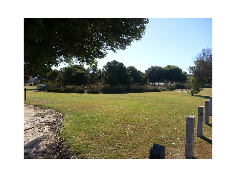 7 (LOT 444) BETTONG AVENUE, Jurien Bay WA 6516