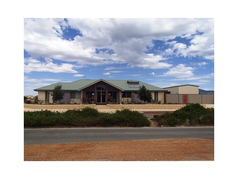 16 BETTONG AVENUE, Jurien Bay WA 6516