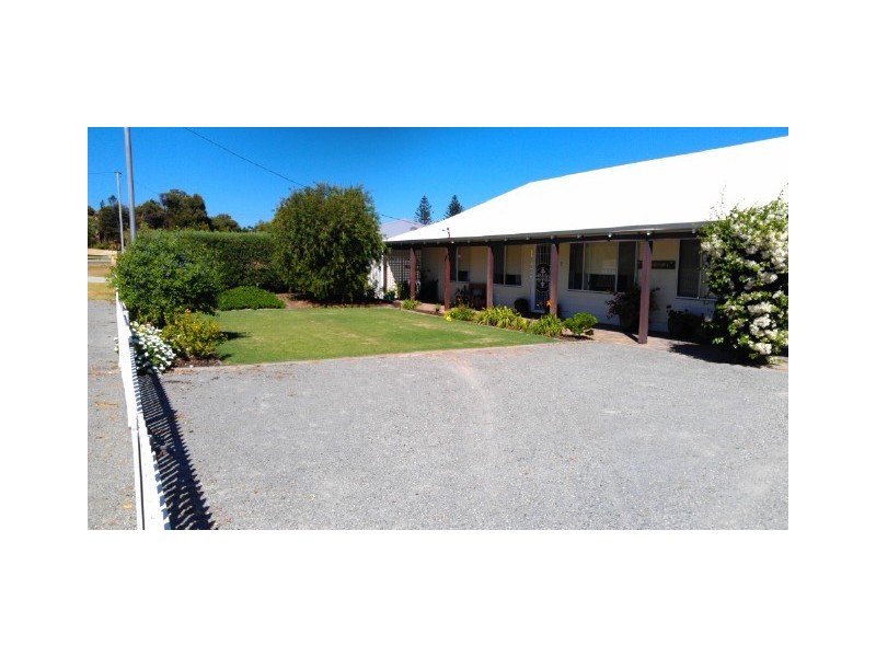 7 Rowlands Rd, Green Head WA 6514