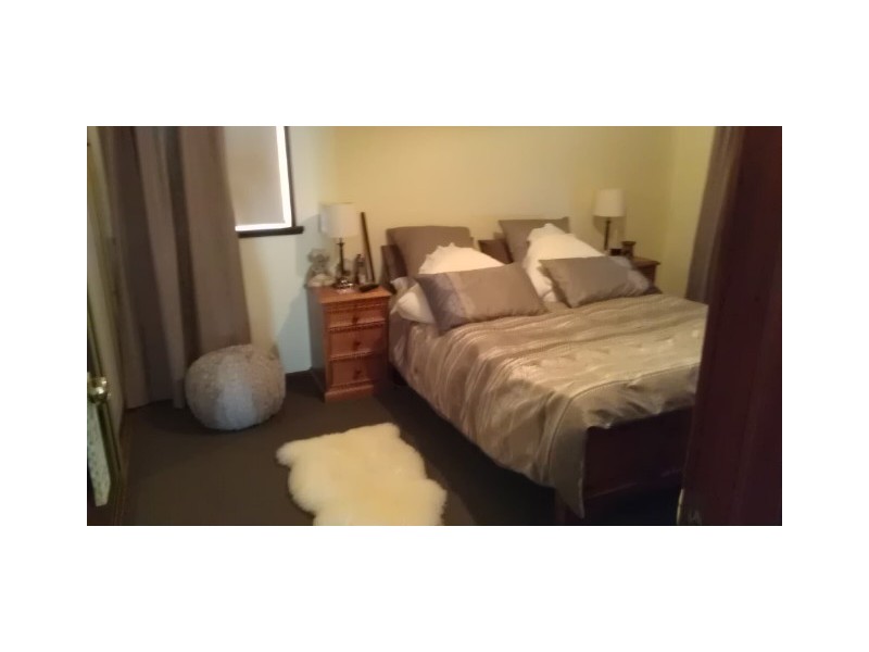 7 Rowlands Rd, Green Head WA 6514