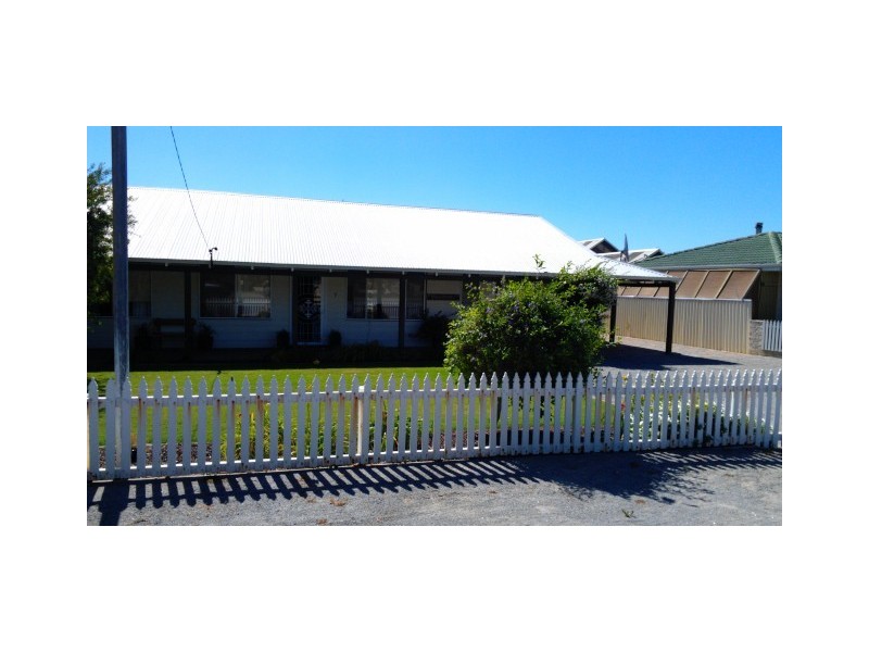 7 Rowlands Rd, Green Head WA 6514