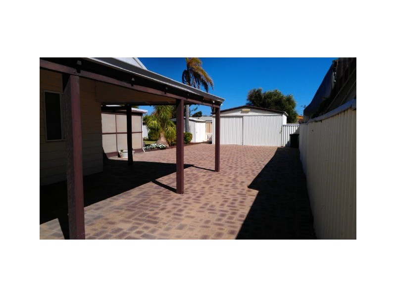 7 Rowlands Rd, Green Head WA 6514