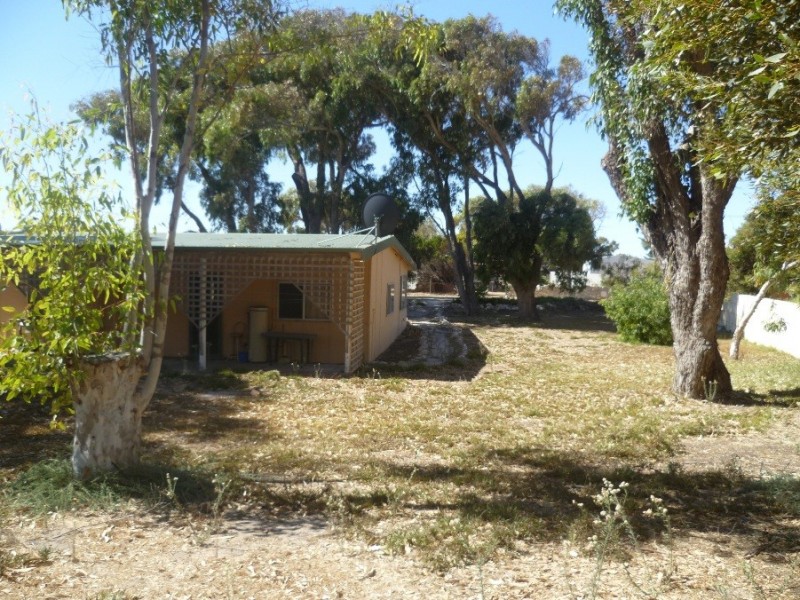 3 Bryant St, Green Head WA 6514